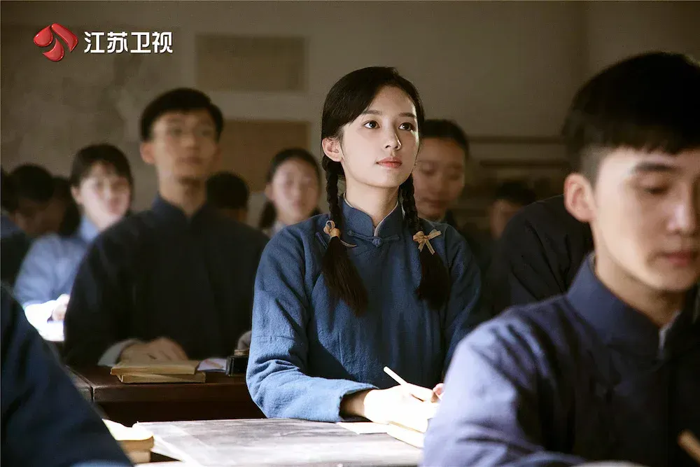 黑人巨荃大战乌克兰美女剧照3